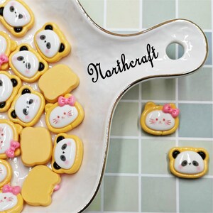 Cabochons met pandabrood | Cabochons voor kattenbrood | Broodcabochons |Voedselcabochons |Harscabochons