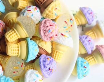 Ciondoli in resina per gelato: cibo in miniatura a forma di cartone animato, creazione di gioielli fai da te (23 x 32 mm)
