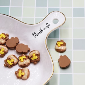 Cabochoner i harts med honungsburk: Utsmyckningar av matburkar (31*36 mm)