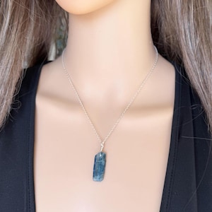 RAW KYANITE Necklace Silver or Gold Throat Chakra Crystal Pendant Necklace Earrings Set, Birthday Gift for Her, Mom, Wife, Metaphysical Gift