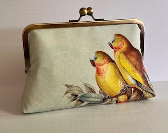 Pochette tourtereaux, pochette perroquets, idée cadeau pochette jaune bleu mariage demoiselle d'honneur mariée mère oiseau