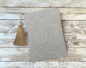 Cream Embroidered Floral Tarot Card Bag with Gold Silk Lining, 5x7 Handcrafted in the USA Oracle Crystals Runes Dice Bag Gift