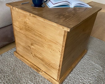 Vintage style antique pine box storage trunk. DELIVERY QUOTE AVAILABLE