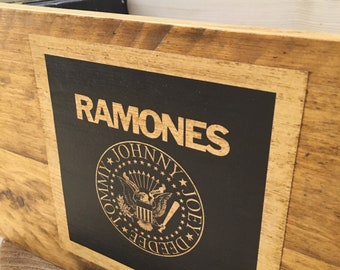 7 inch vinyl record singles storage box 160 sleeves 7” record case Ramones Label