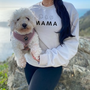 Dog Mom Sweatshirt, Dog Mom Sweatshirt, Dog Mom Gift, Dog Mom Sweatshirt, Dog Mom shirt, Dog Mom Tee, Dog Mom Shirt for Women, Unisex