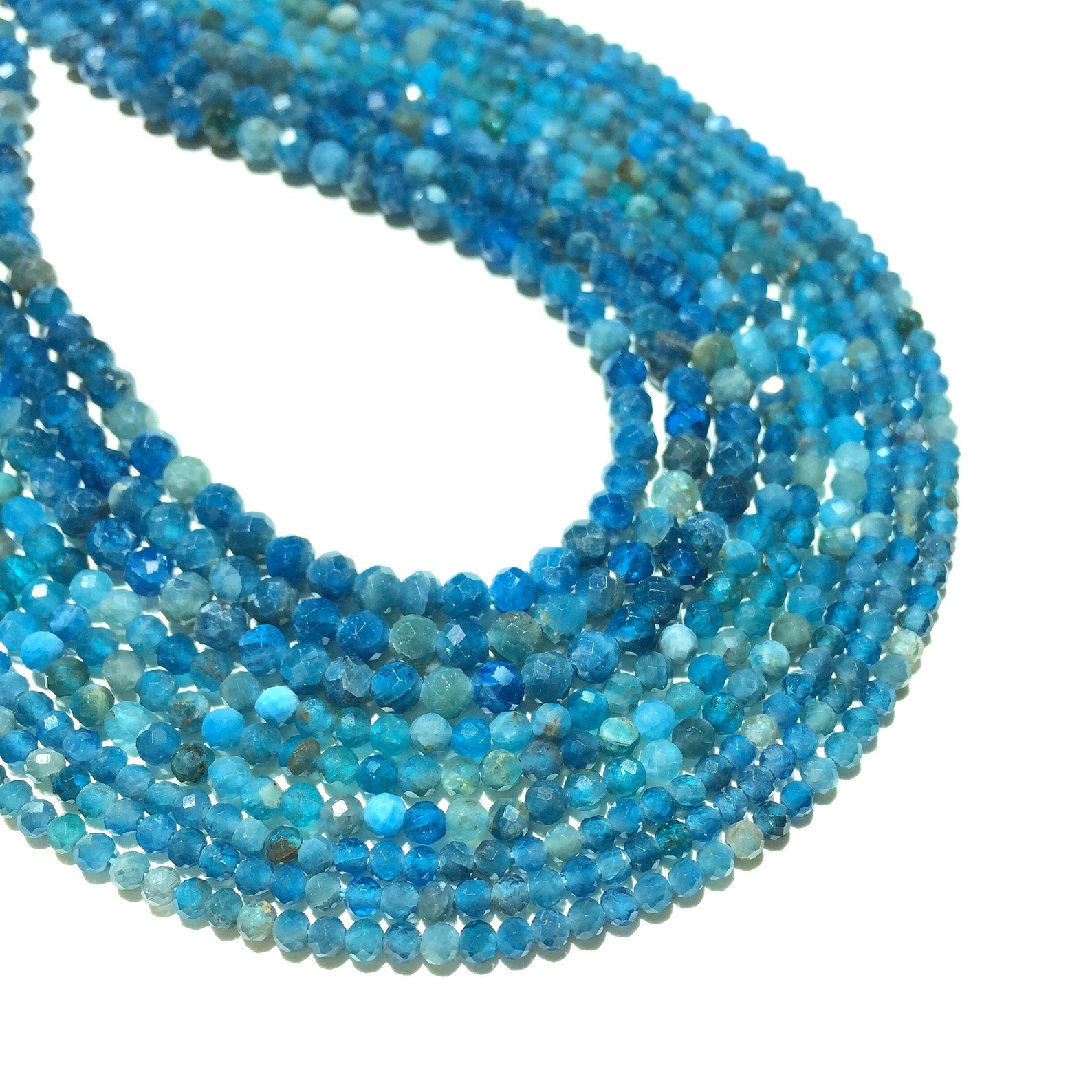 17 Stunning Blue Apatite 4mm Round Beads 008889B