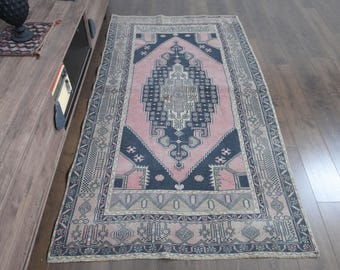 Vintage Turkish Area Rug (4'1x7'3 ft): Minimalist Pink Modern Wool Rug