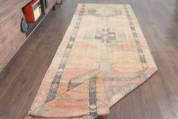 トルコラグ　グラデーションカラー　花柄　ヴィンテージ　ランナーラグ 48×93 赤系カラフル グラデーション トルコヴィンテージラグ | iichi