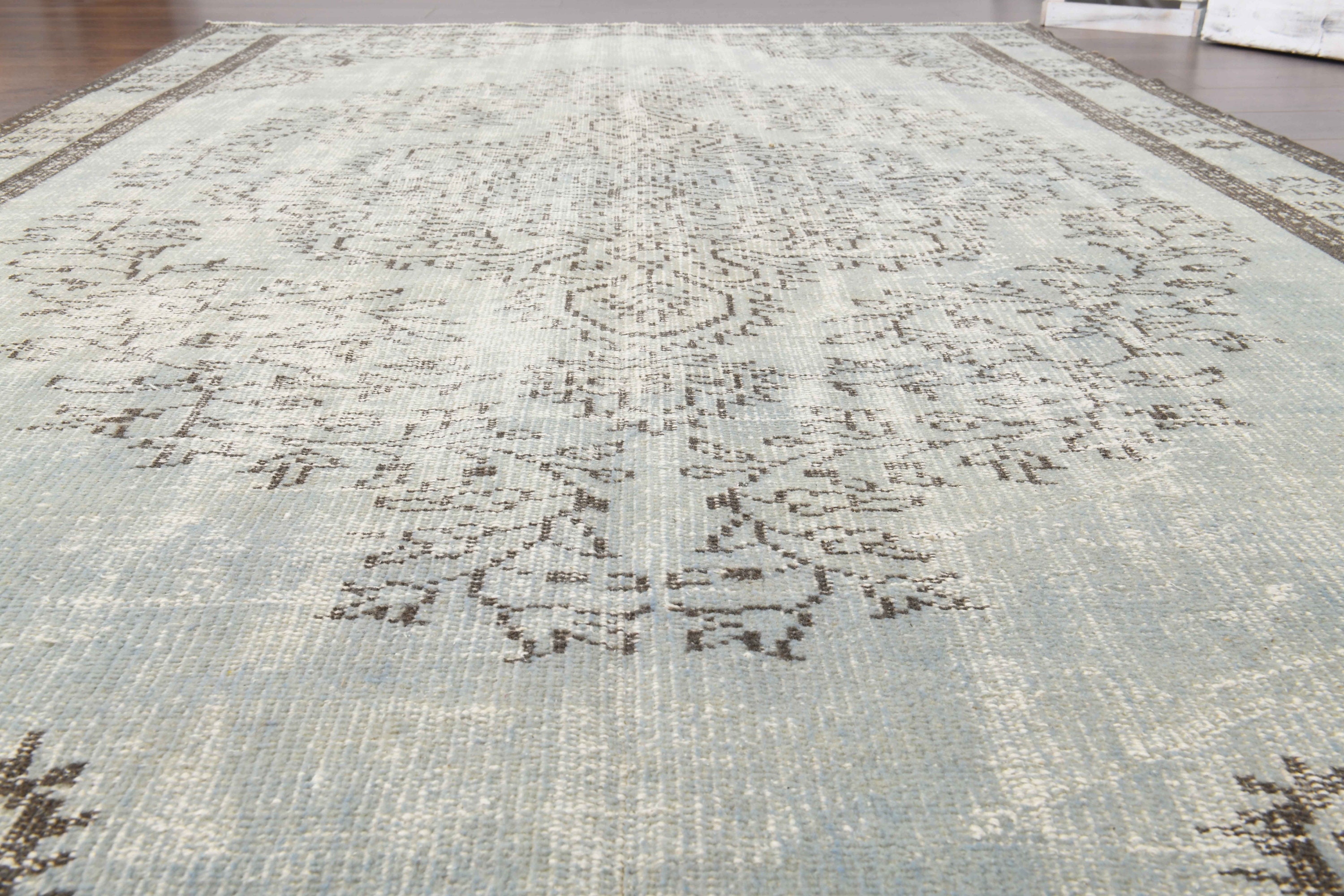 トルコ製　70s 80s ヴィンテージラグ　花柄 一点物ビンテージラグ（トルコ、アナトリア）花柄ラグ138 x 242 cm