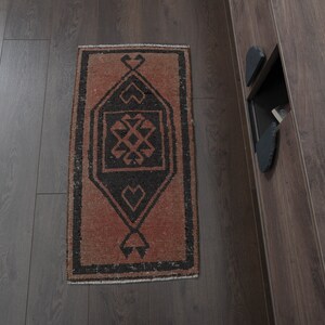 Vintage Turkish Oushak Rug: Small Orange Brown Rug, Shabby Chic Decor (1&#39;5x3 FT)