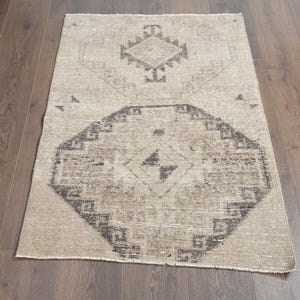 2&#39;8x4&#39;3, MINIMALIST, TURKISH RUG, Vintage Rug, Handmade Rug, Beige Rug 3x4, Farmhouse Rug, Colorful Rug, Bathroom Mat, Tribal Rug, Beige Rug