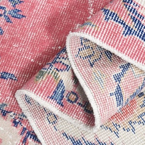 Handmade Oushak Turkish Rug: Pink, Blue & Beige Wool Vintage Rug (7&#39;1x10&#39;2 ft)