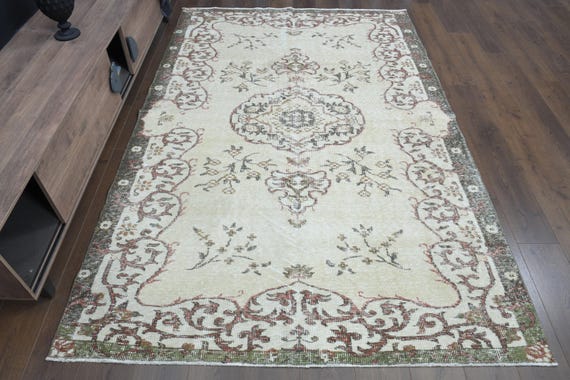 Vintage Turkish Rug (5'9x9'1 Ft): Hand-knotted Floral Distressed
