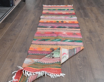 ヴィンテージ トルコ キリム ランナーラグ：ピンク＆ホワイト フラット