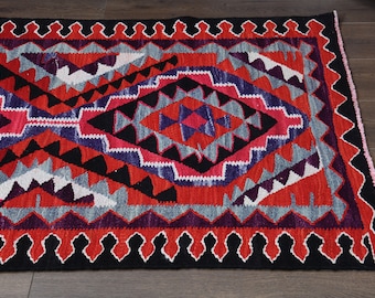 ヴィンテージ トルコ キリム ランナーラグ：ピンク＆ホワイト フラット