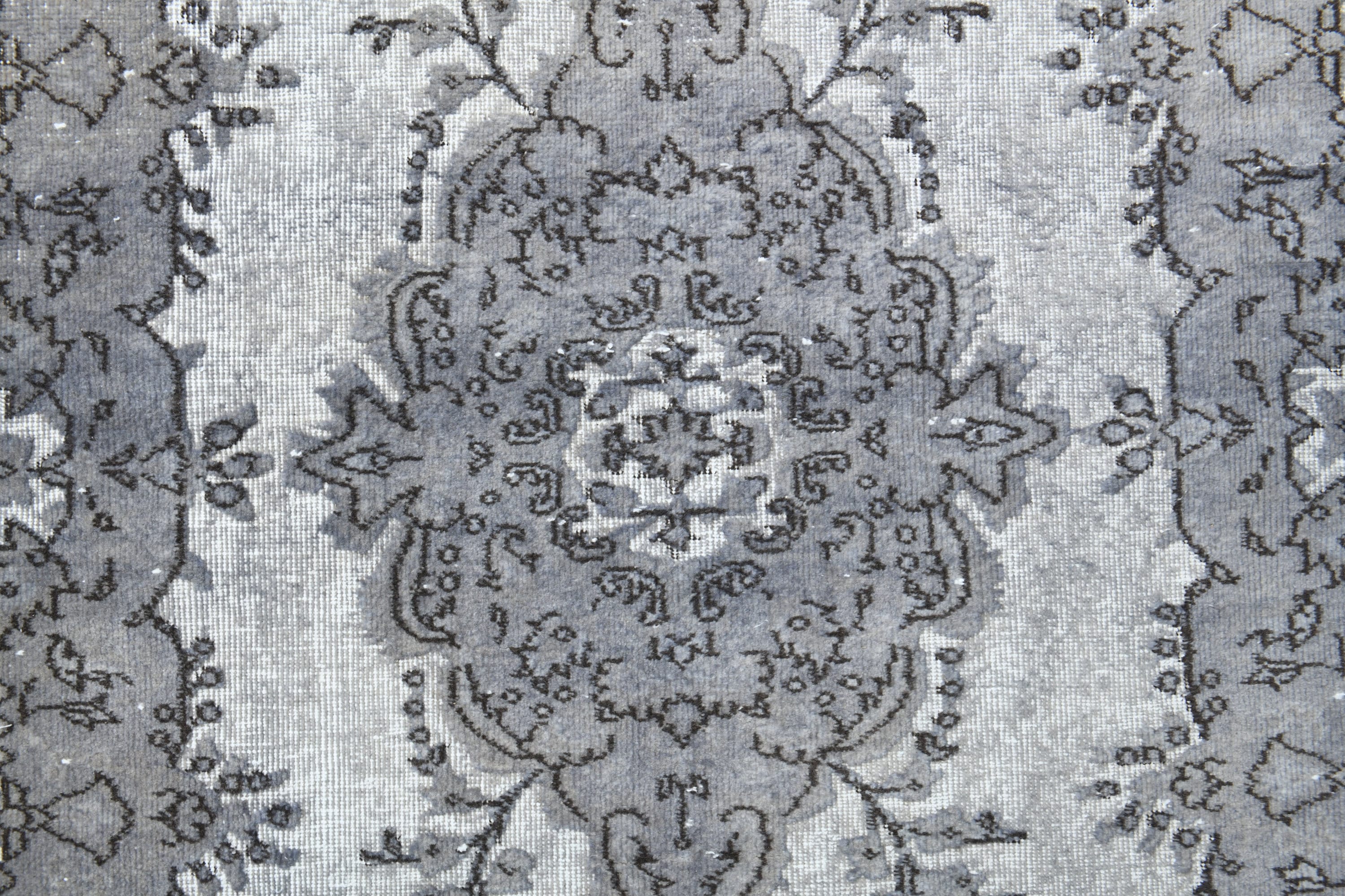 グレー花柄　ヴィンテージラグ　トルコラグ ヴィンテージトルコラグ：グレーの花柄風アンティークカーペット