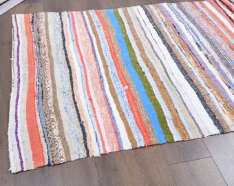 ヴィンテージ トルコ キリム ランナーラグ：ピンク＆ホワイト フラット