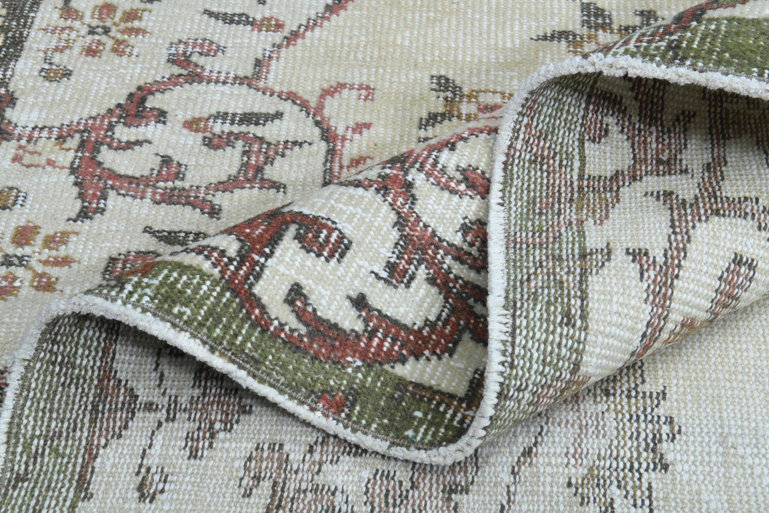 Vintage Turkish Rug (5'9x9'1 Ft): Hand-knotted Floral Distressed