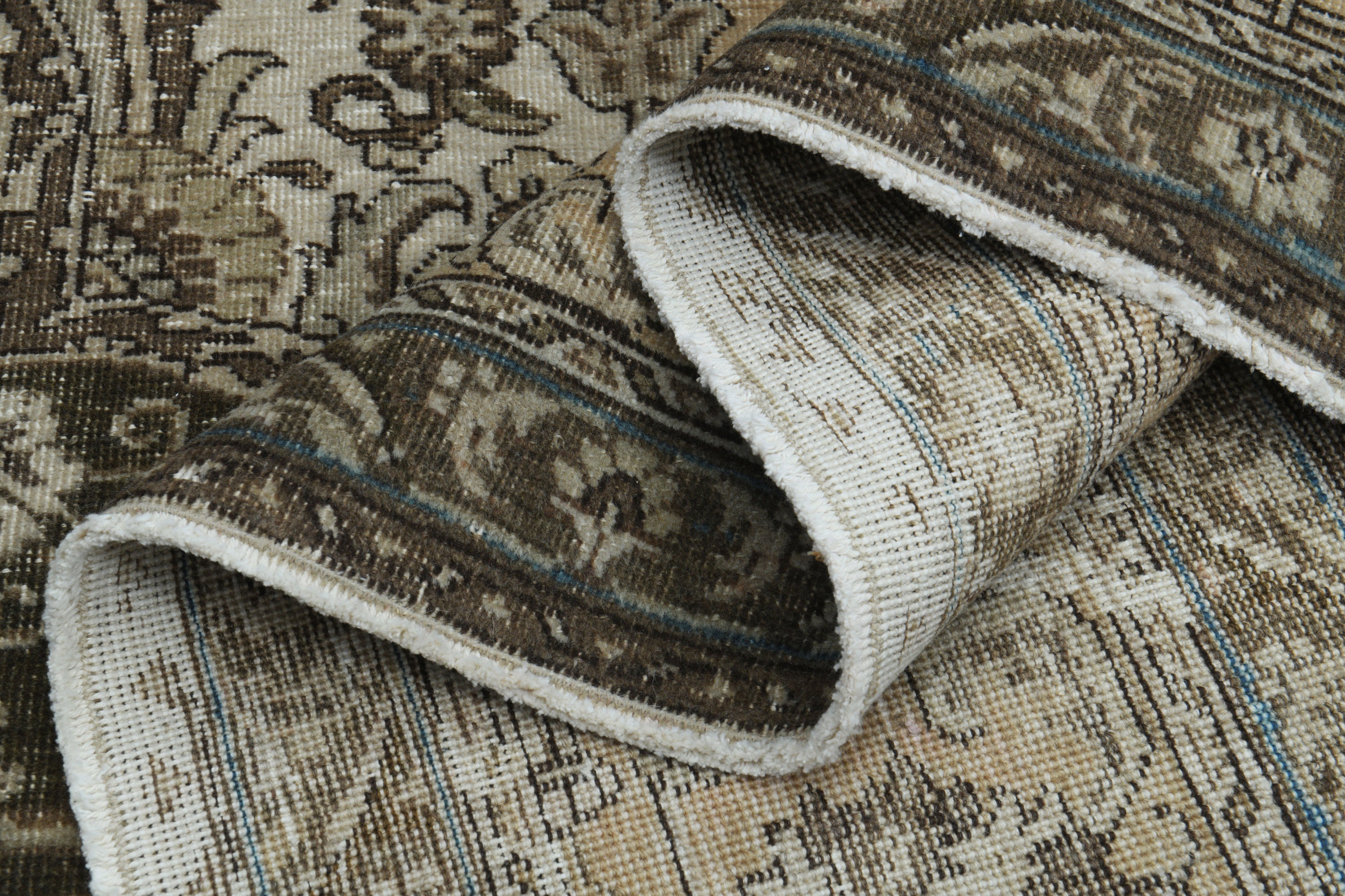 トルコビンテージ ＊ シャビーラグ Oversized Vintage Turkish Rug - 9'8x12'9 Ft - Shabby Decor Area