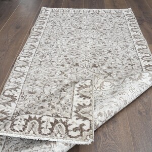 2&#39;5 x 6 ft, TÜRKISCHER BRETT, Vintage Teppich, Beige Brauner Läufer, Wollteppich, Küchen Deko