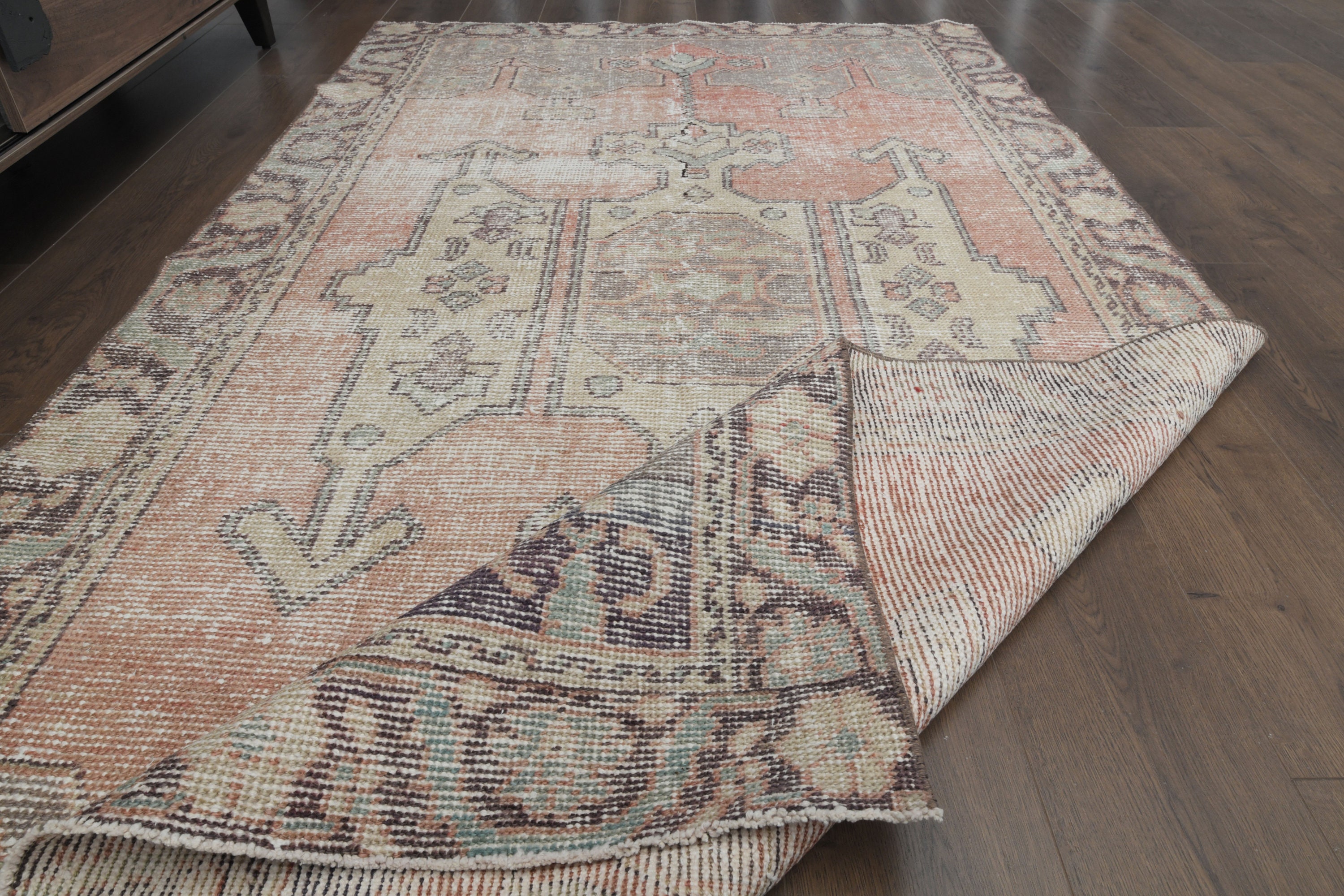 クリームとグレイッシュパープルのヴィンテージトルコラグ　雅姫さん　No.539 色あせたピンクパープルのヴィンテージトルコランナーラグ 4.6x8.4