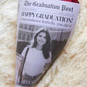 Abschluss Zeitung Blumenstrauß Wrap Vorlage (digitaler Download), Senior Geschenk für sie, 006 Bild 12