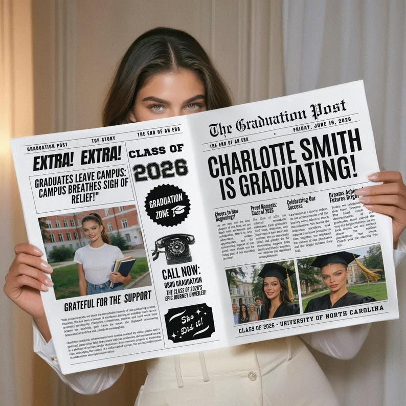 K&ouml;nnte beinhalten: Eine Abschlussank&uuml;ndigung im Zeitungsstil mit der &Uuml;berschrift "CHARLOTTE SMITH IS GRADUATING!" und dem Text "CLASS OF 2026". Die Ank&uuml;ndigung enth&auml;lt Fotos und den Text "Grateful for the Support."