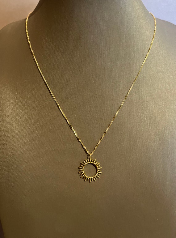 Big shop sun necklace