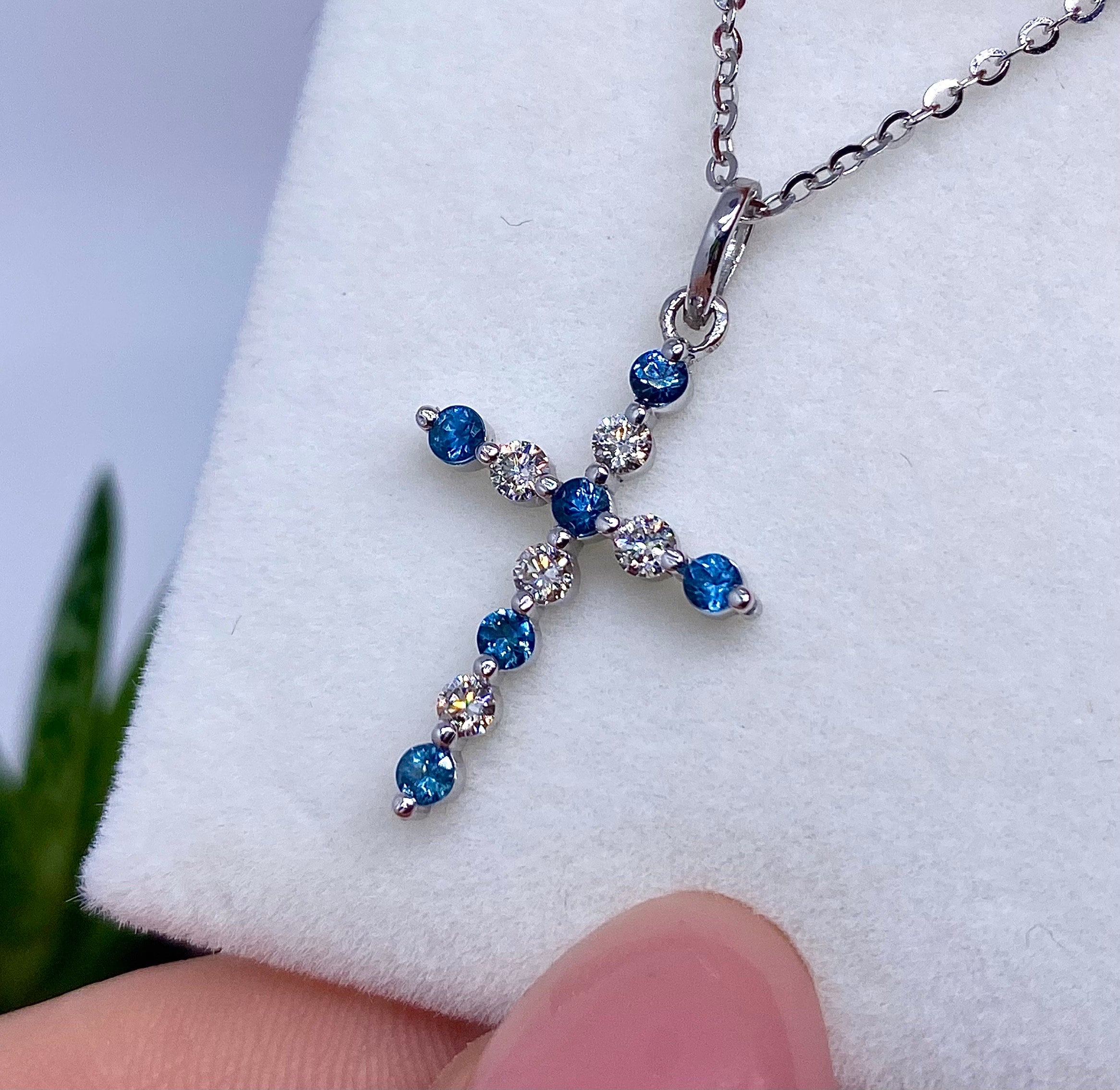 Certified Pendant with Natural Blue Sapphire and Diamonds, 14 Karat White Gold, 585