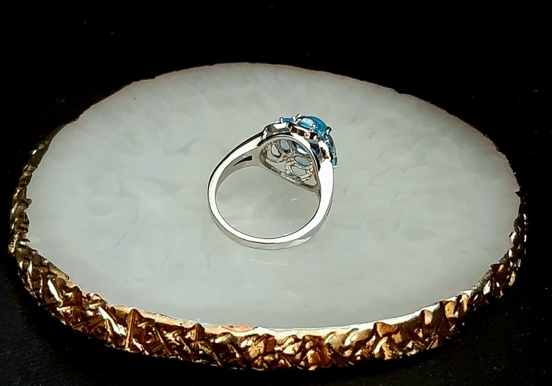 Natural Topaz Gemstone Ring Solid Sterling Silver 925 Size 8 US.