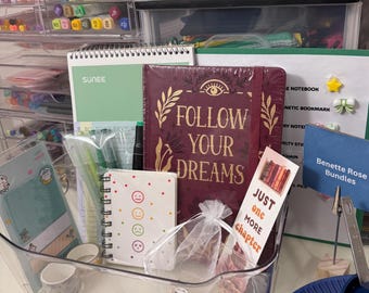 Bookish Scoops!  Curated, cozy accessories for readers, writers, journalers and more! Bookish treats + serendipity = joy