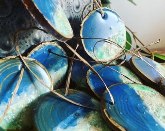 Beadnell Bay Wood and Resin Bauble