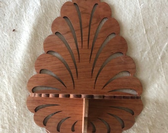 Wandplank met zwart kersenhoutwerk: handgemaakt Victoriaans display