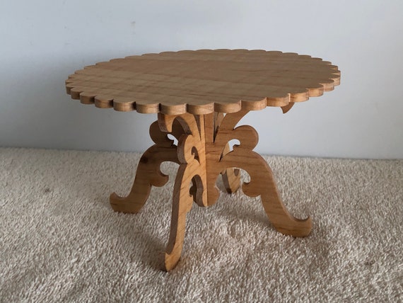 American Tiger Maple Pedestal Table on Scroll Feet American Tiger Maple Pedestal Table on Scroll Feet