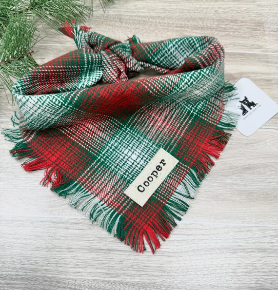 Produktbild von Aohcae 2 Stück Weihnachten Hund Bandana, Rot Mit Grün Haustier Bandana Klassisch Kariert Hundehalstuch Weihnachten Hunde Hunde Und Kleine Mittelgroße Welpen Katzen
