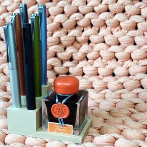 Soporte para pluma estilográfica y tintero: organizador de escritorio impreso en 3D para escritores con pluma estilográfica. Wood