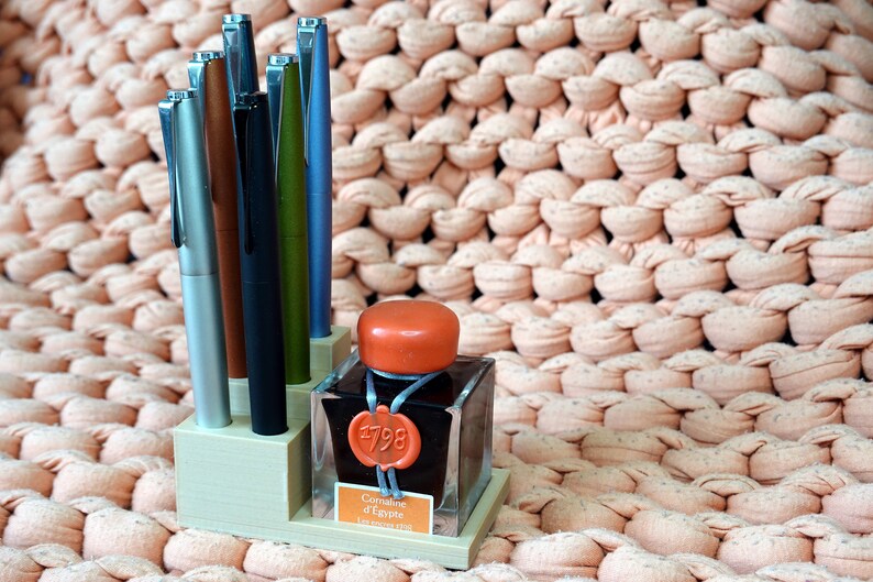 Soporte para pluma estilográfica y tintero: organizador de escritorio impreso en 3D para escritores con pluma estilográfica. Wood