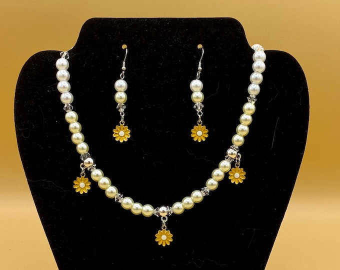 Yellow Daisy Necklace & Earring Set
