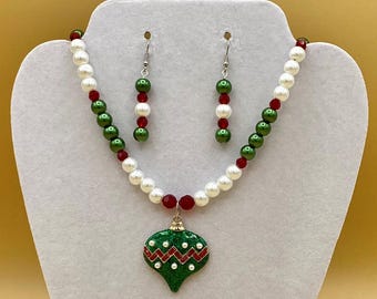 Green Christmas Ornament Necklace and Earring Set Plus Size Including Matching Bracelet