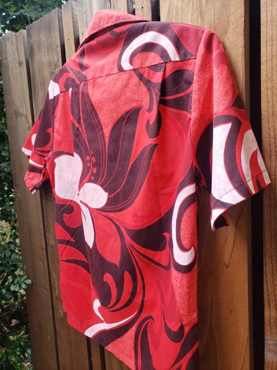 Vintage red aloha print shirt - image 5
