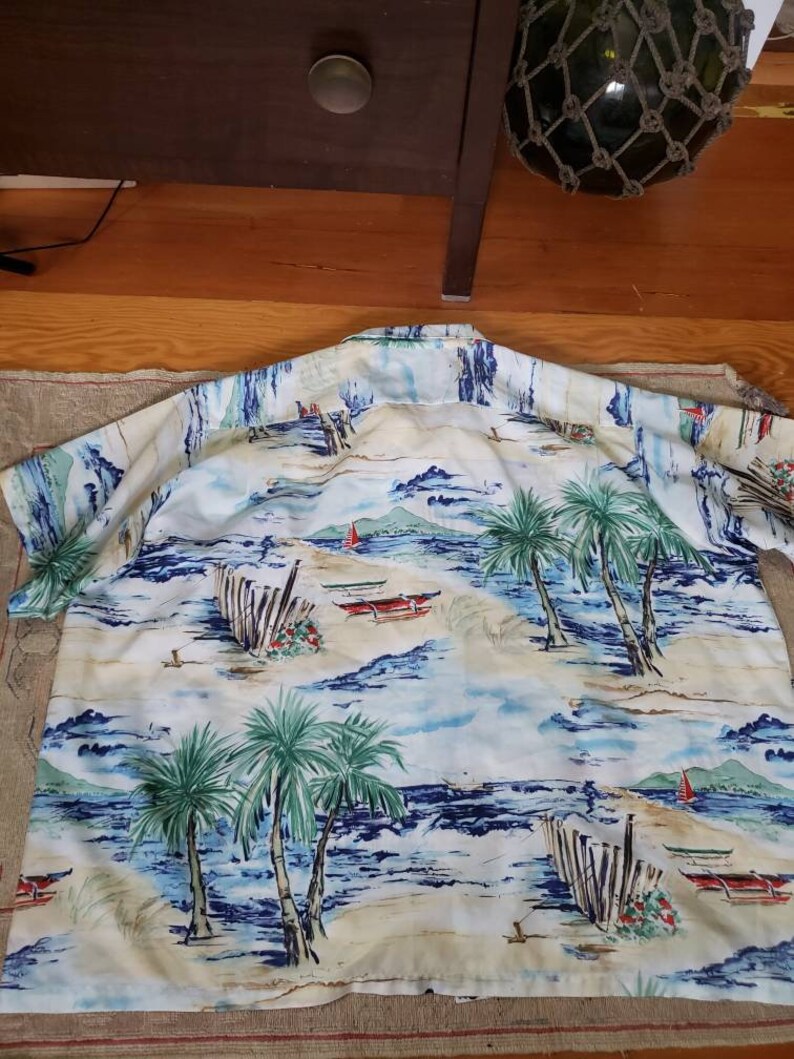 Hawaiian aloha print men's rayon short sleeve shirt. image 4