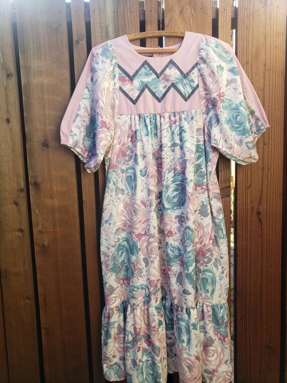 Hawaiian floral vintage muumuu - image 2