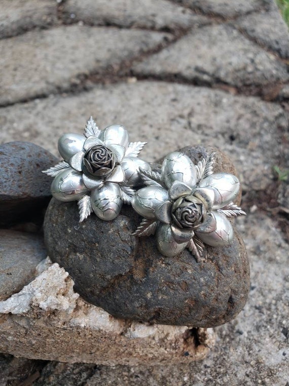 Silver rose flower burst clip retro earrings - image 3