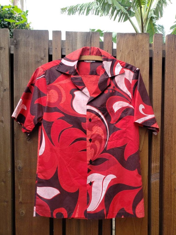 Vintage red aloha print shirt - image 3