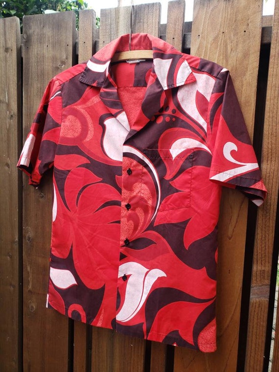 Vintage red aloha print shirt - image 6