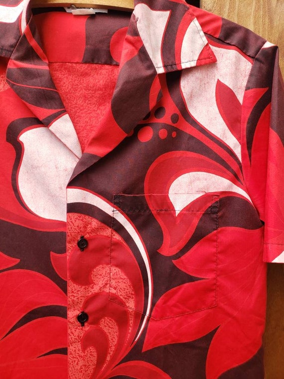 Vintage red aloha print shirt - image 7