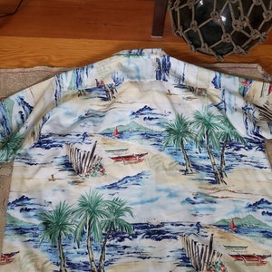 Hawaiian aloha print men's rayon short sleeve shirt. image 2