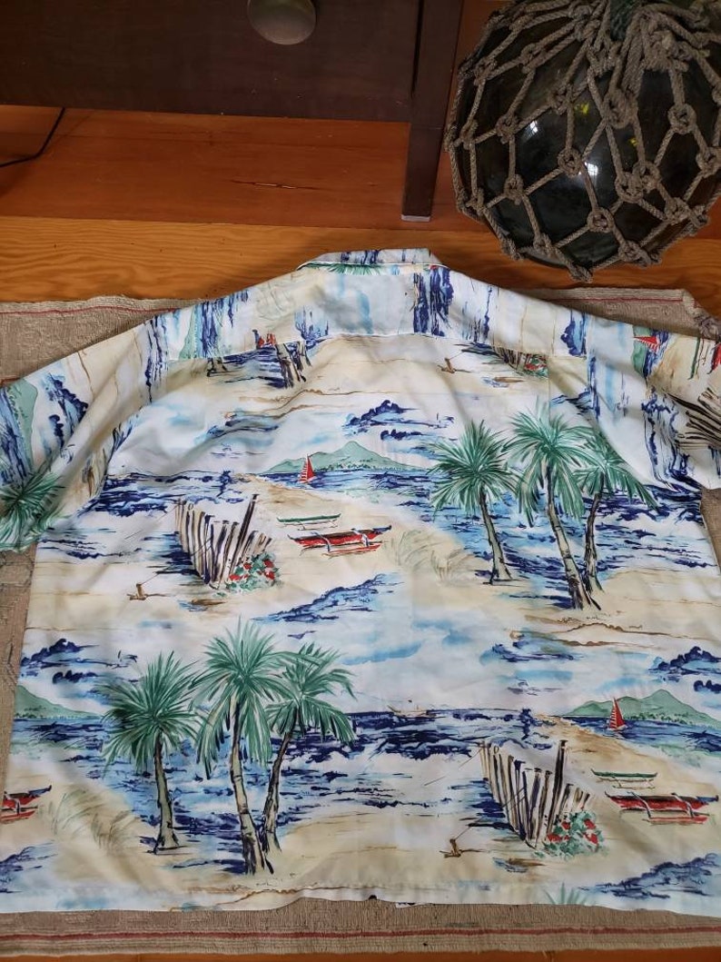 Hawaiian aloha print men's rayon short sleeve shirt. image 2