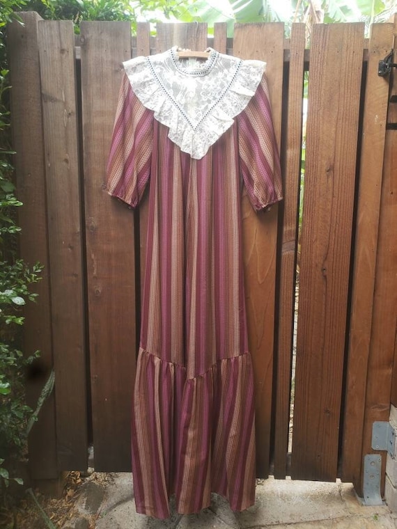 Vintage Hawaiian mu'umu'u striped dress - image 1