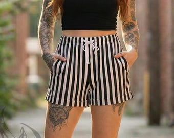 Two Tone Stripes Shorts, White & Black Sexy Witchy Shorts, Striped Goth Shorts, Gothic Emo Punk Rock Shorts Pants, Yoga Gym Sexy Goth Shorts